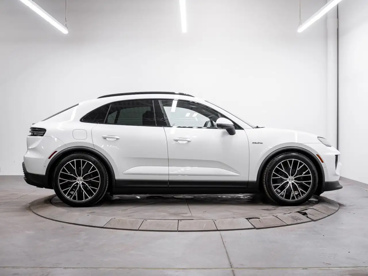 Porsche Macan - Image 7