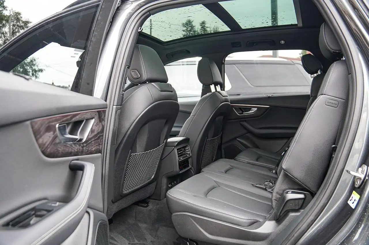 Audi Q7 - Image 17