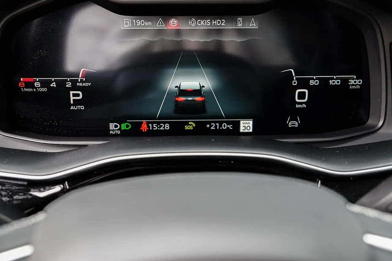 Audi Q7 - Image 29