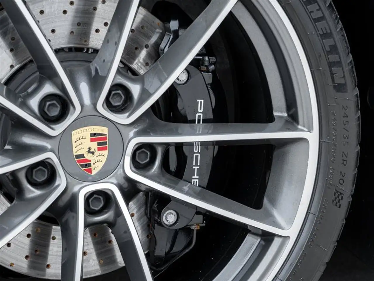 Porsche 911 - Image 15