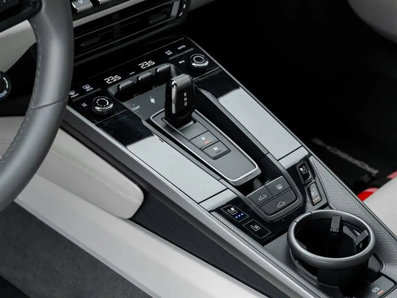 Porsche 911 - Image 27