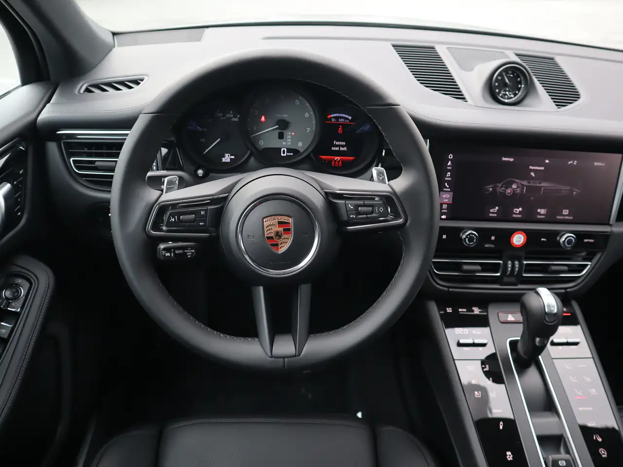 Porsche Macan - Image 14