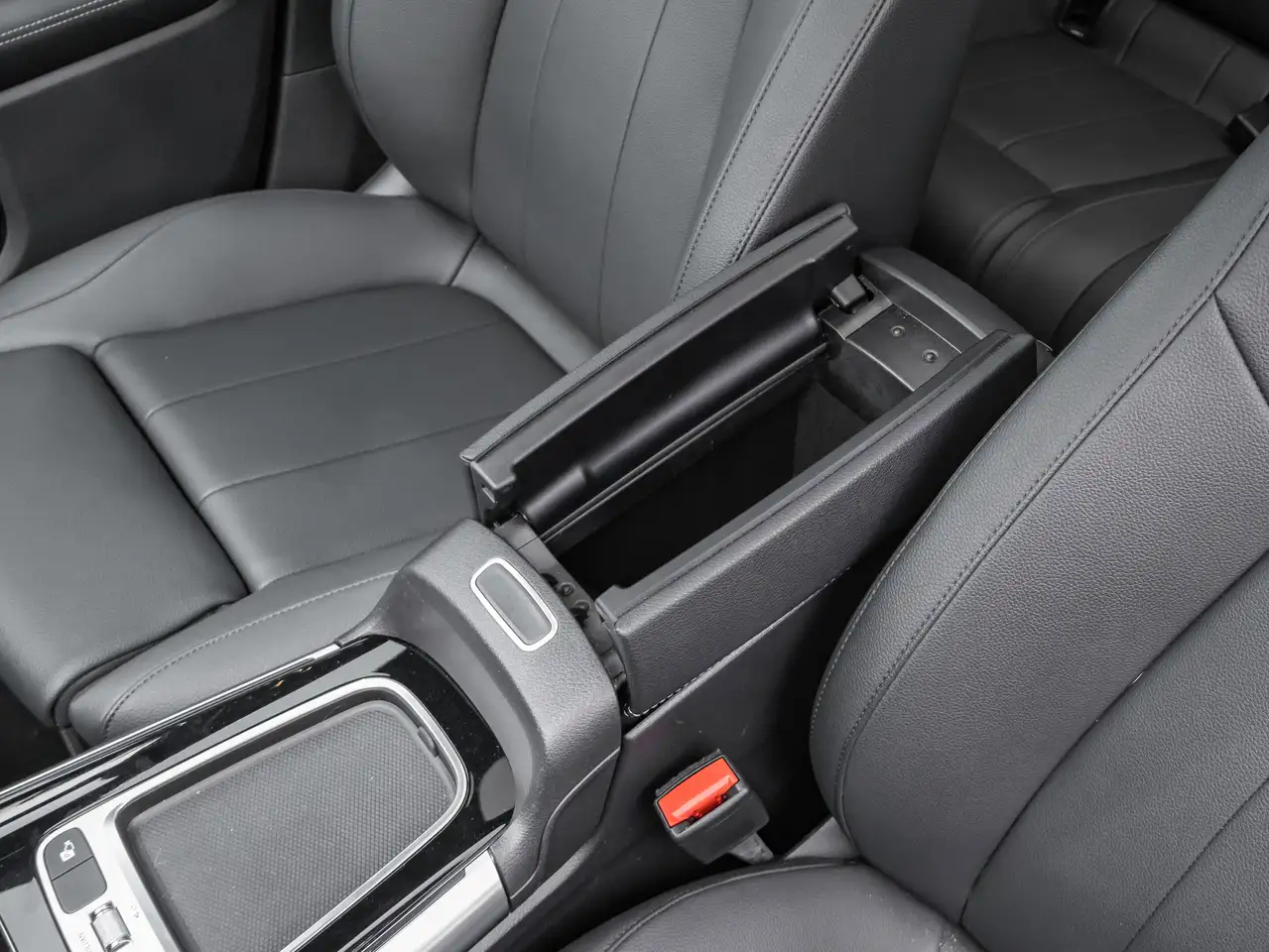 Mercedes-Benz GLA - Image 22