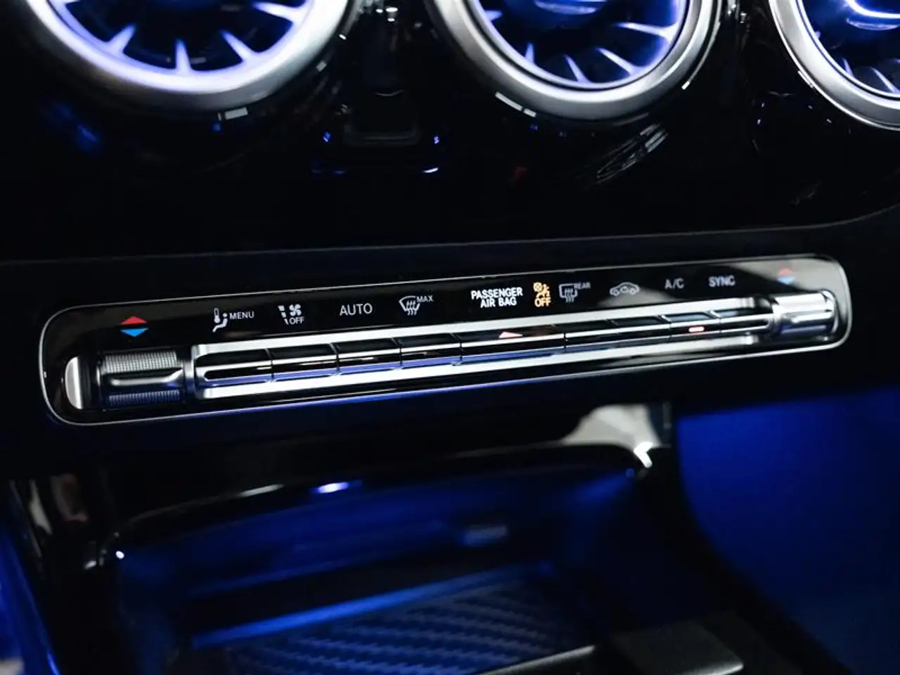Mercedes-Benz CLA - Image 31