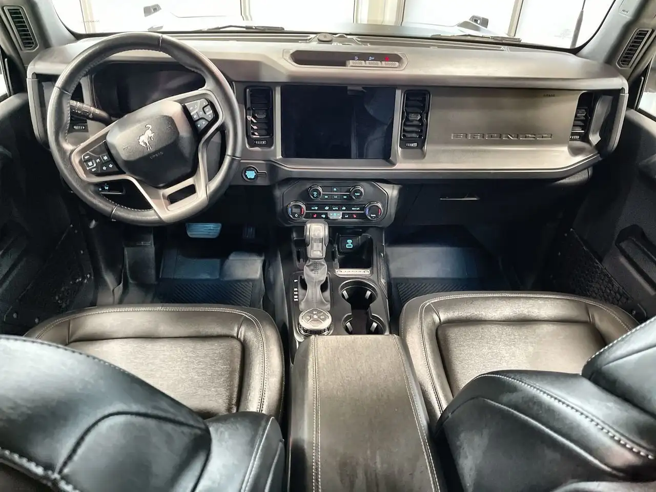 Ford Bronco - Image 31