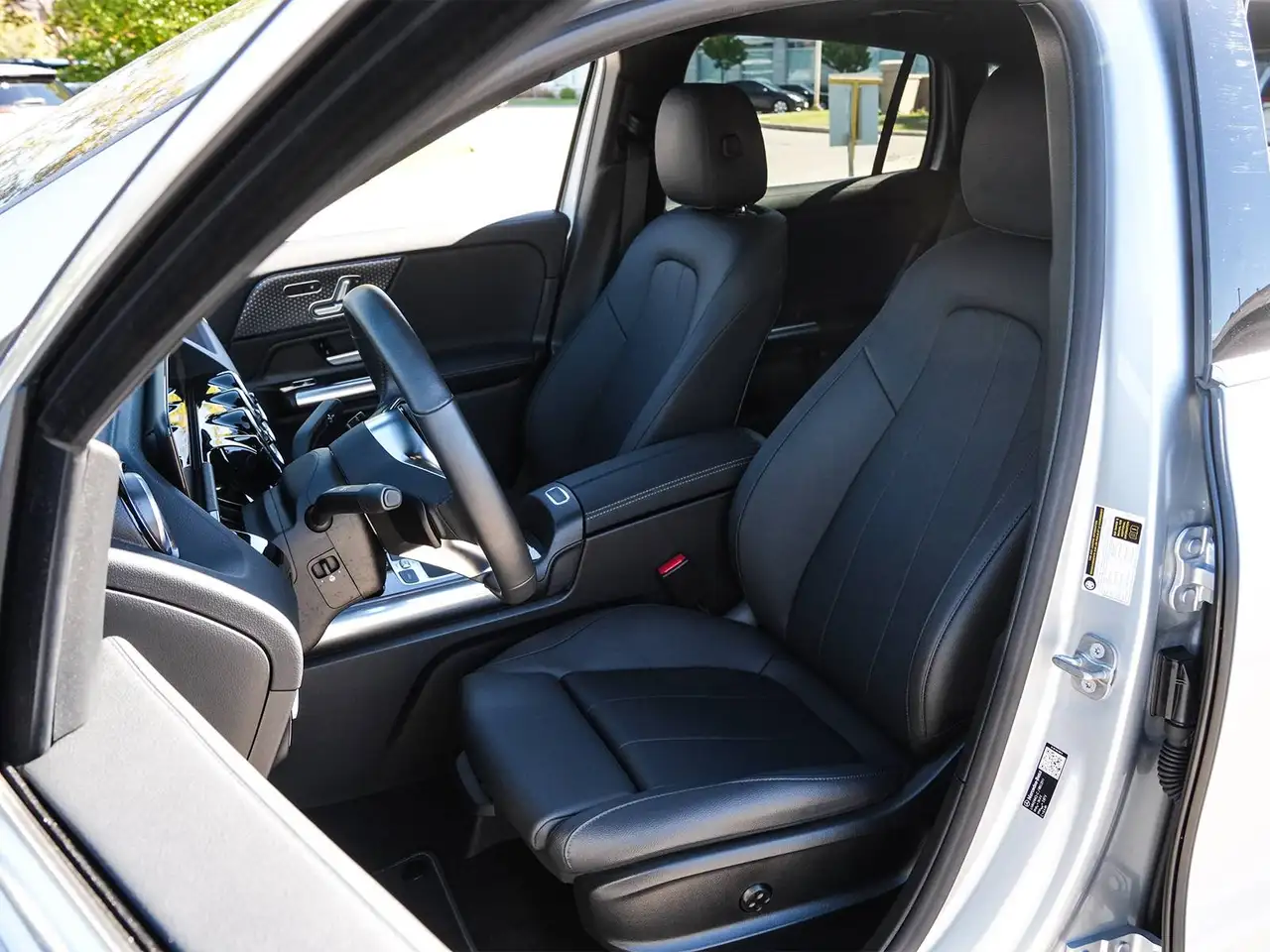 Mercedes-Benz GLA - Image 11