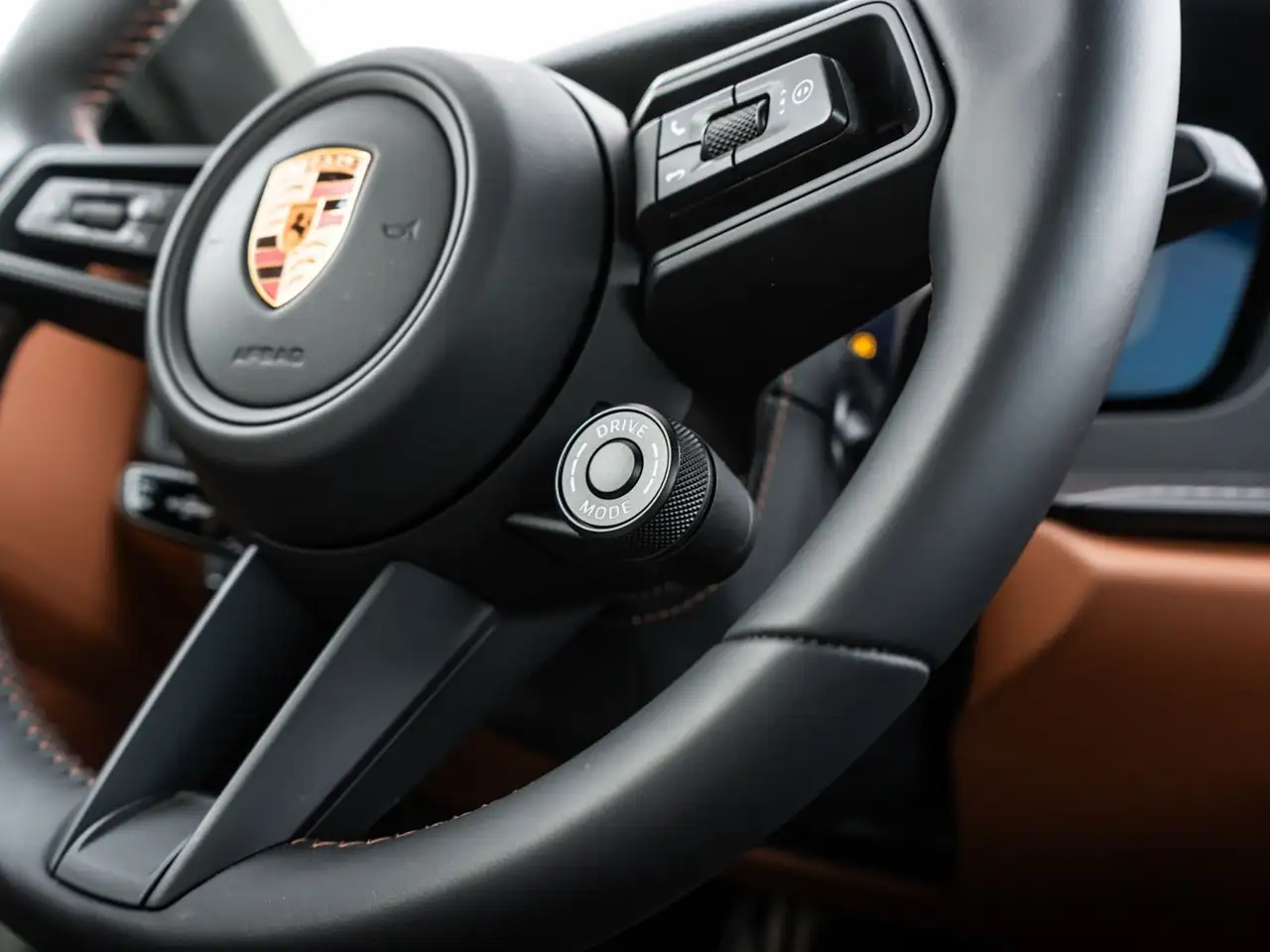 Porsche 911 - Image 26