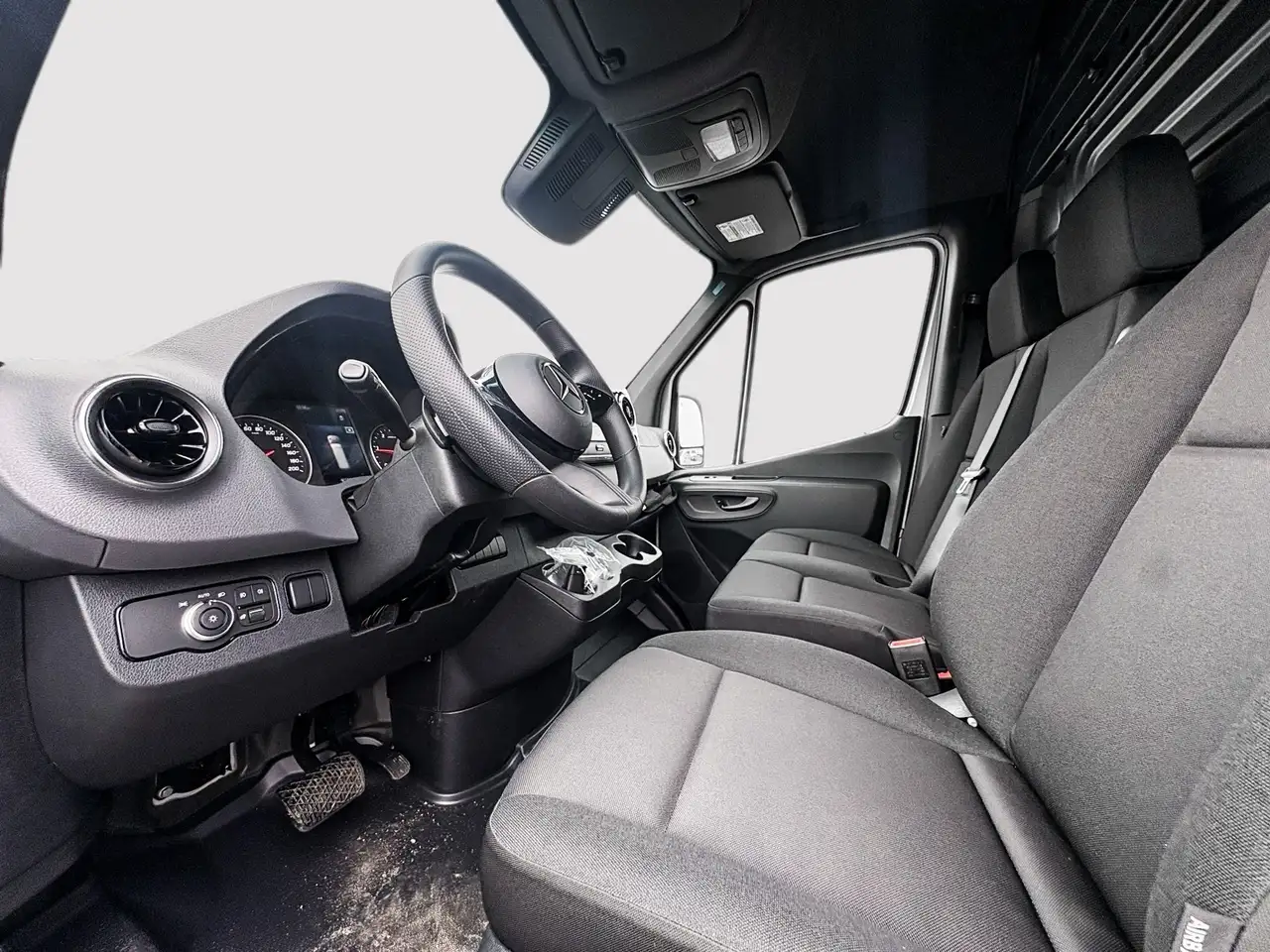 Mercedes-Benz Sprinter - Image 10