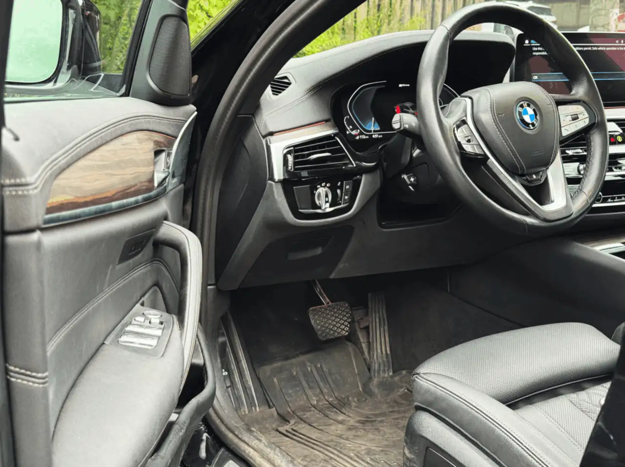 BMW 5 Series - Image 12