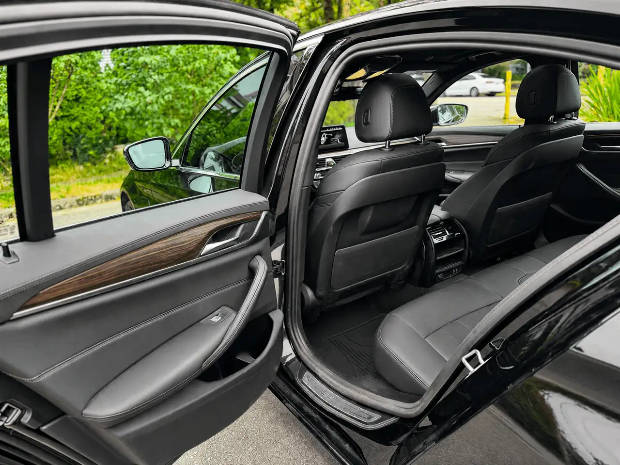 BMW 5 Series - Image 20