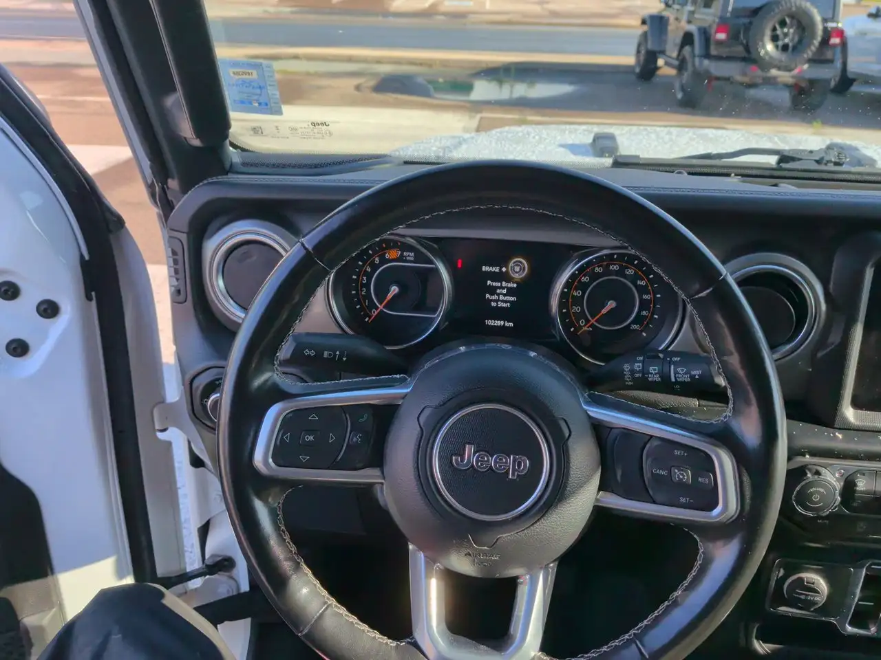 Jeep Wrangler - Image 12