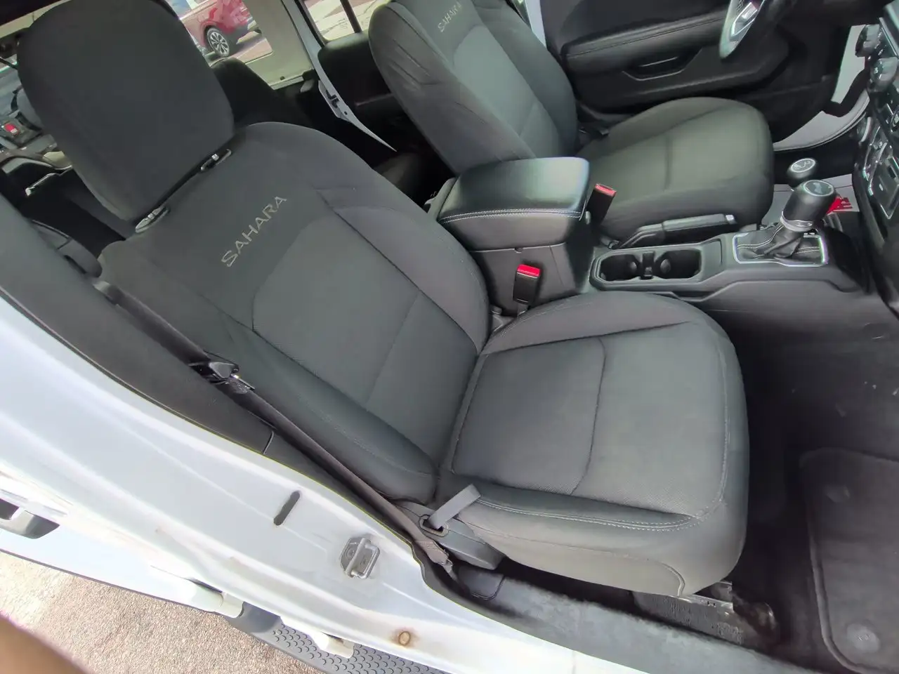 Jeep Wrangler - Image 40