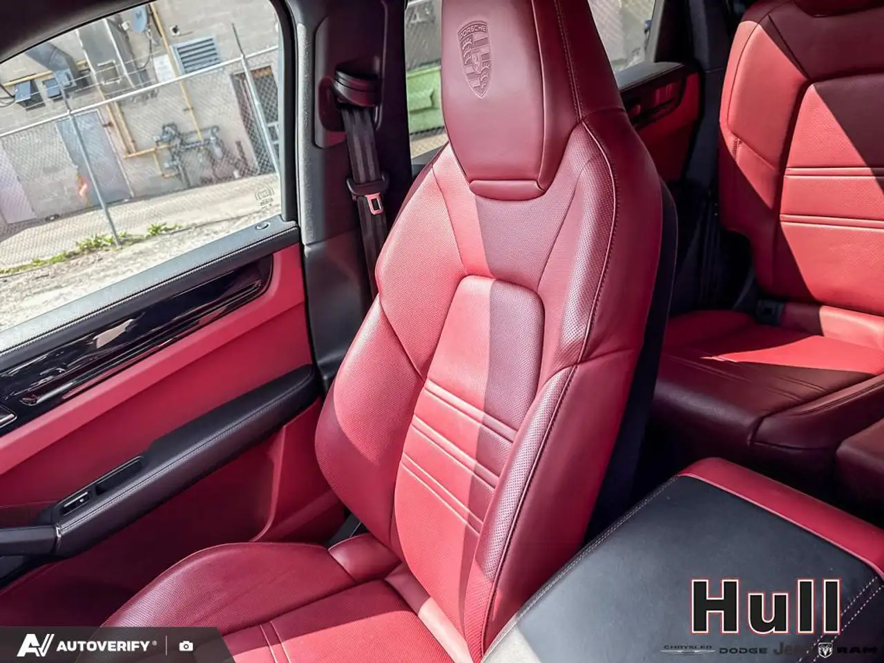 Porsche Cayenne - Image 19