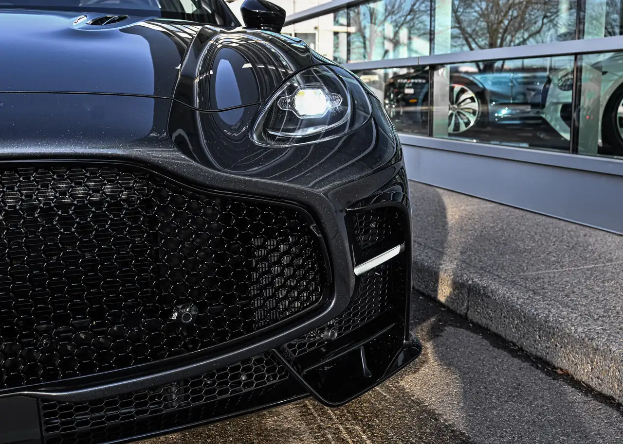 Aston Martin DBX - Image 7