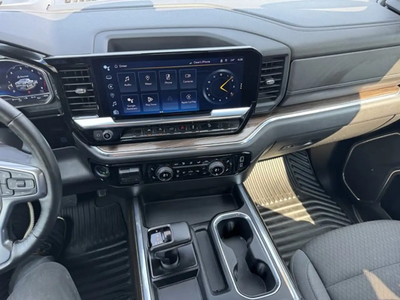 Chevrolet Silverado 1500 - Image 16