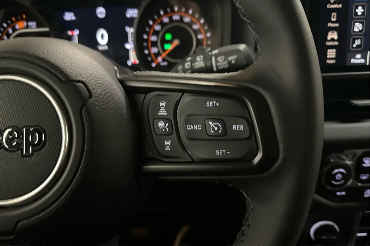 Jeep Wrangler - Image 23