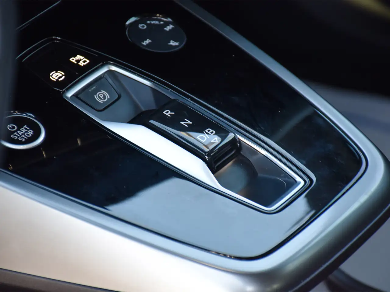 Audi Q4 e-tron - Image 13