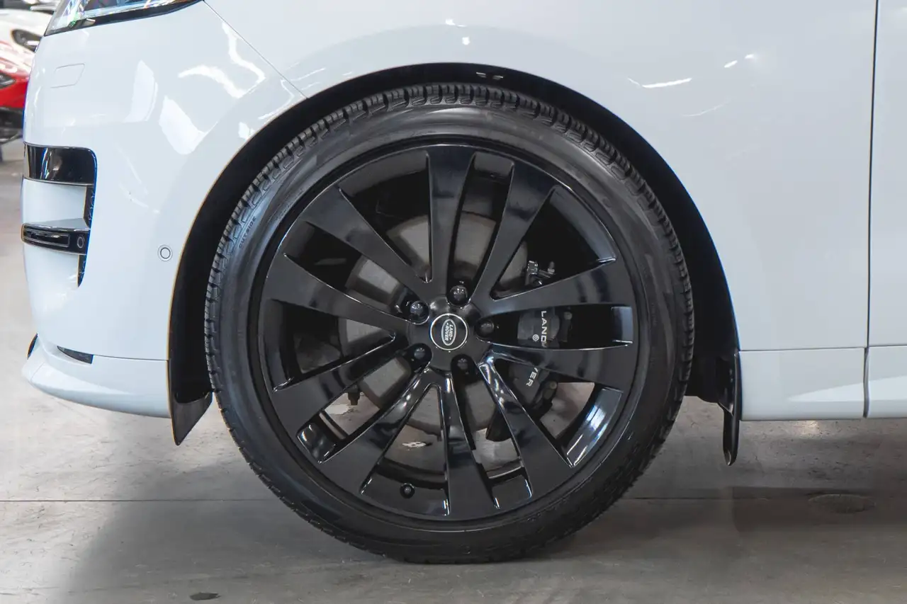 Land Rover Range Rover Sport - Image 19