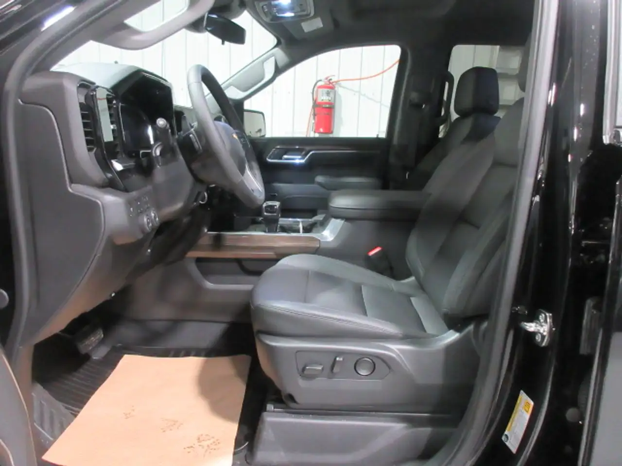 Chevrolet Silverado 1500 - Image 5