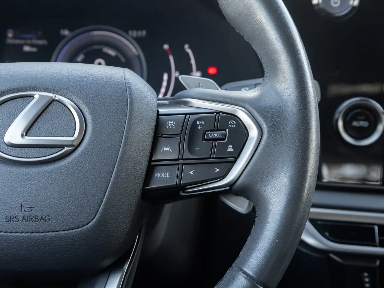 Lexus RX - Image 12