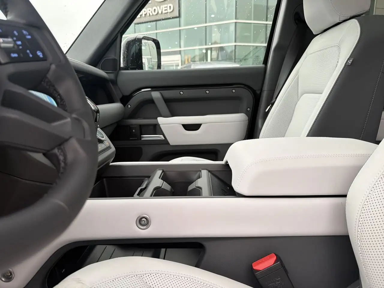 Land Rover Defender - Image 18