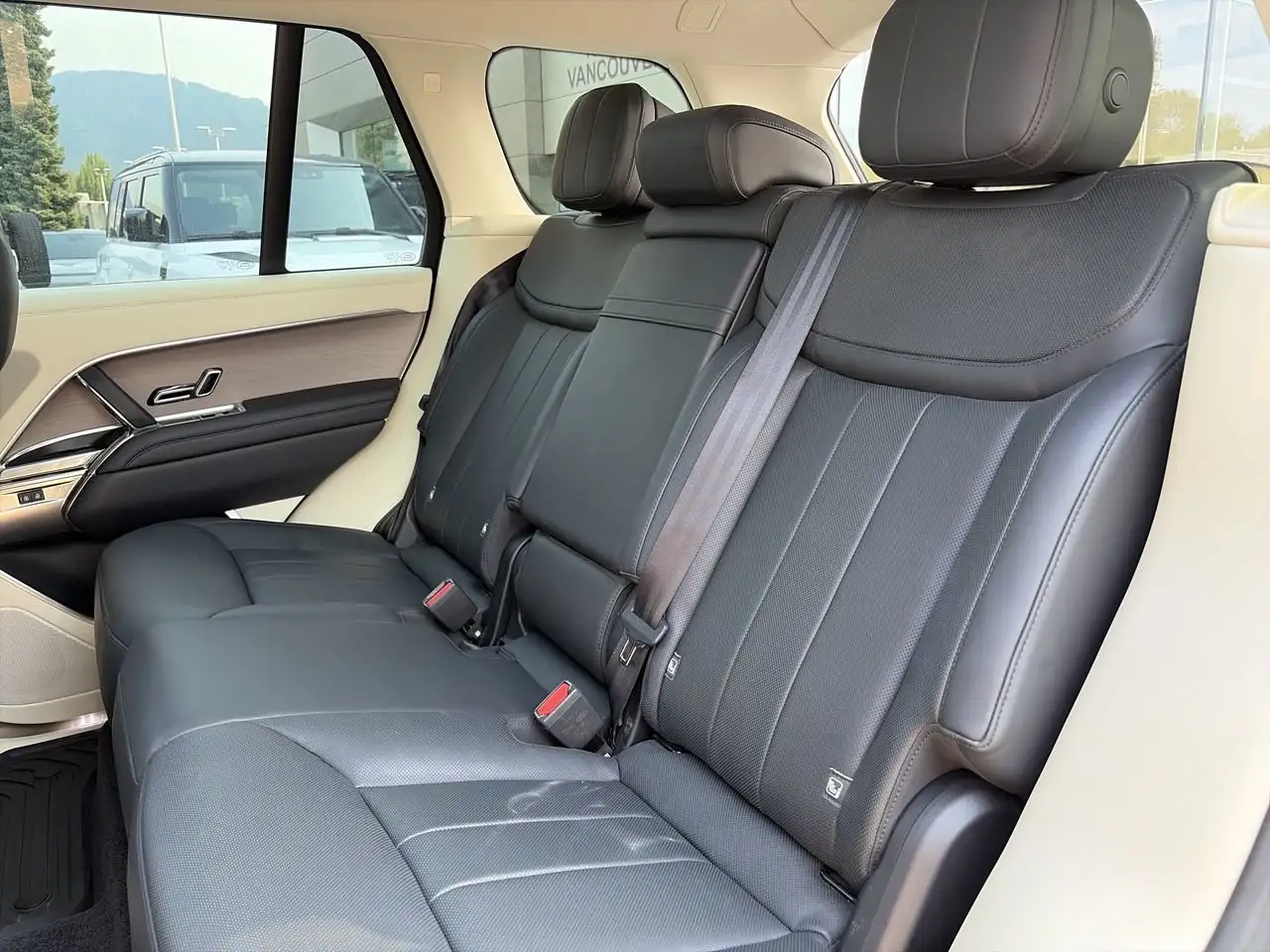 Land Rover Range Rover - Image 31