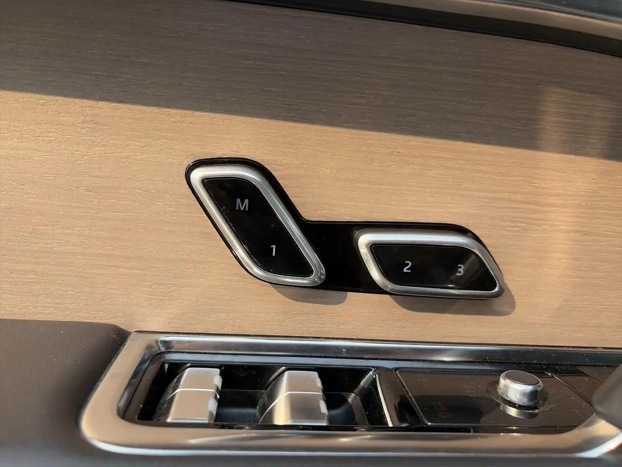 Land Rover Range Rover - Image 22