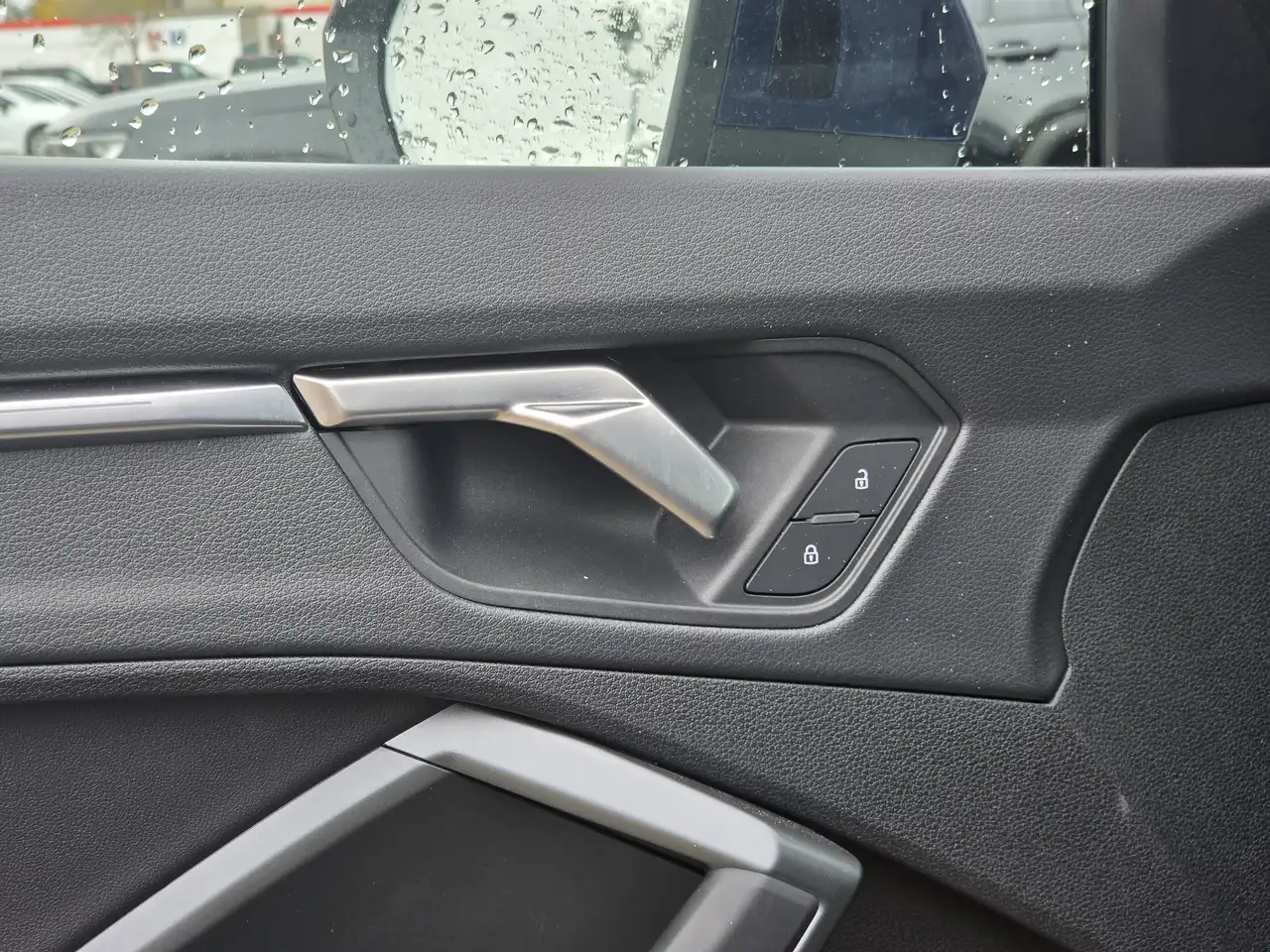 Audi Q3 - Image 20