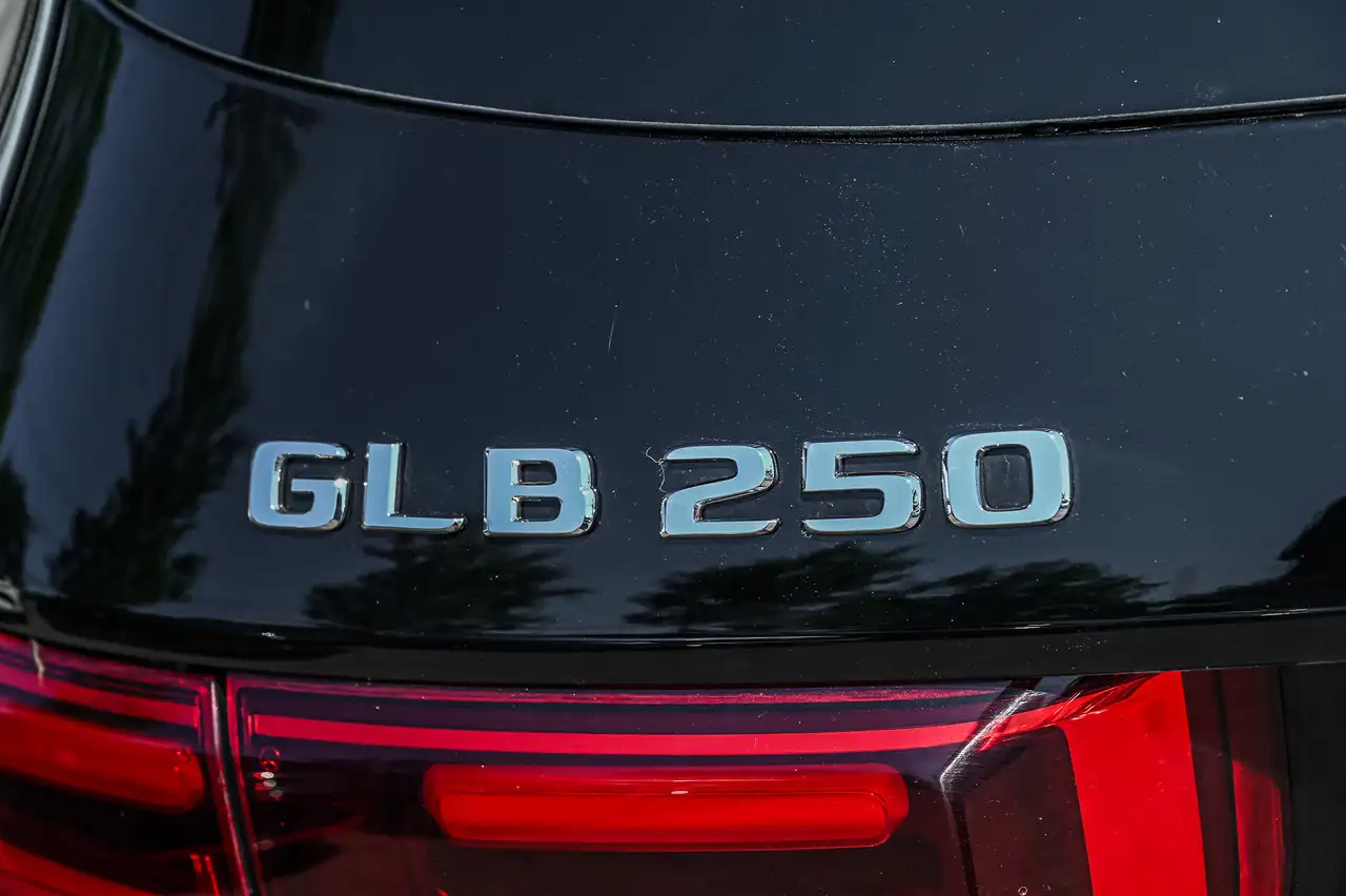 Mercedes-Benz GLB - Image 8
