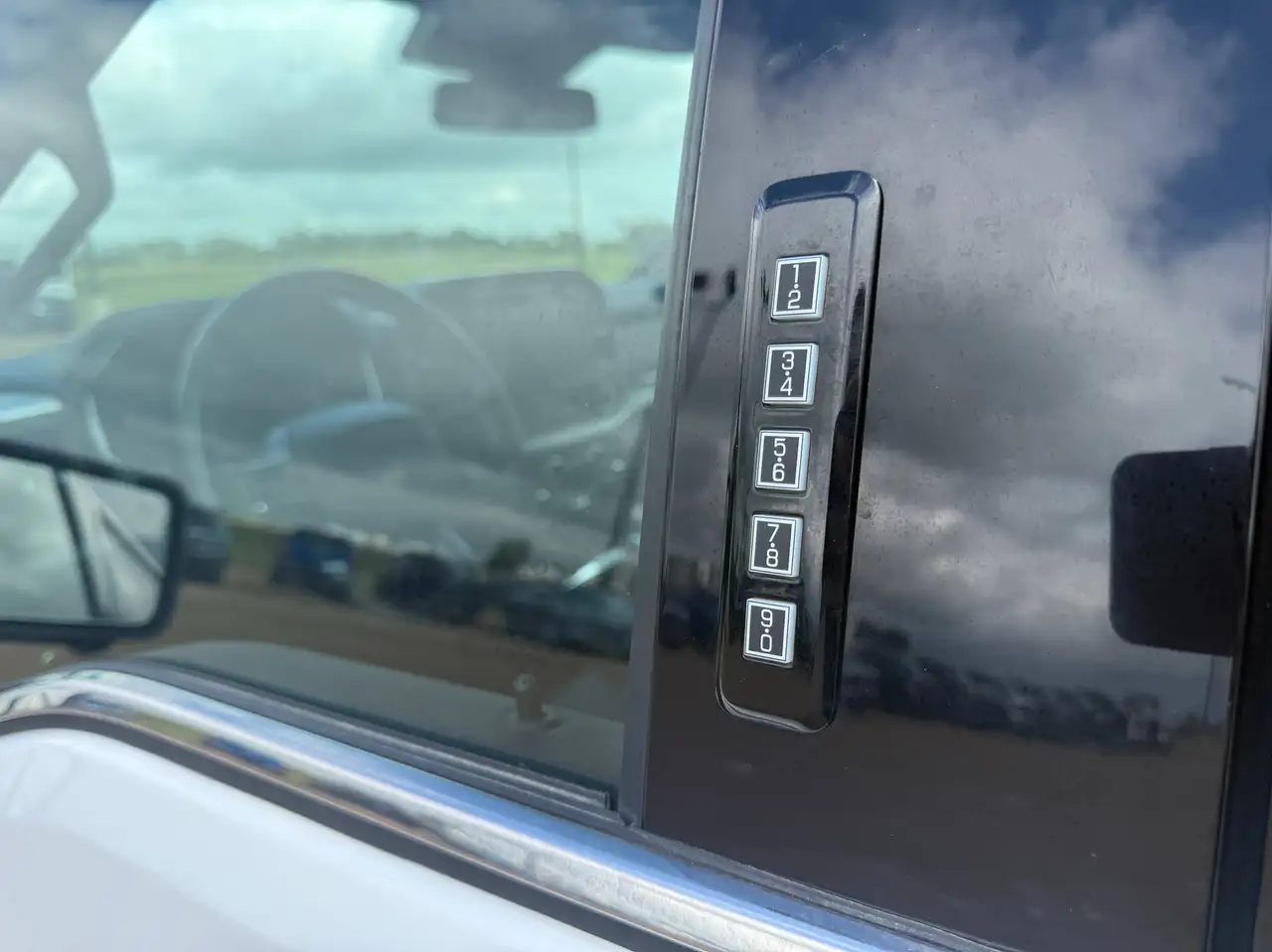 Ford F-150 - Image 12