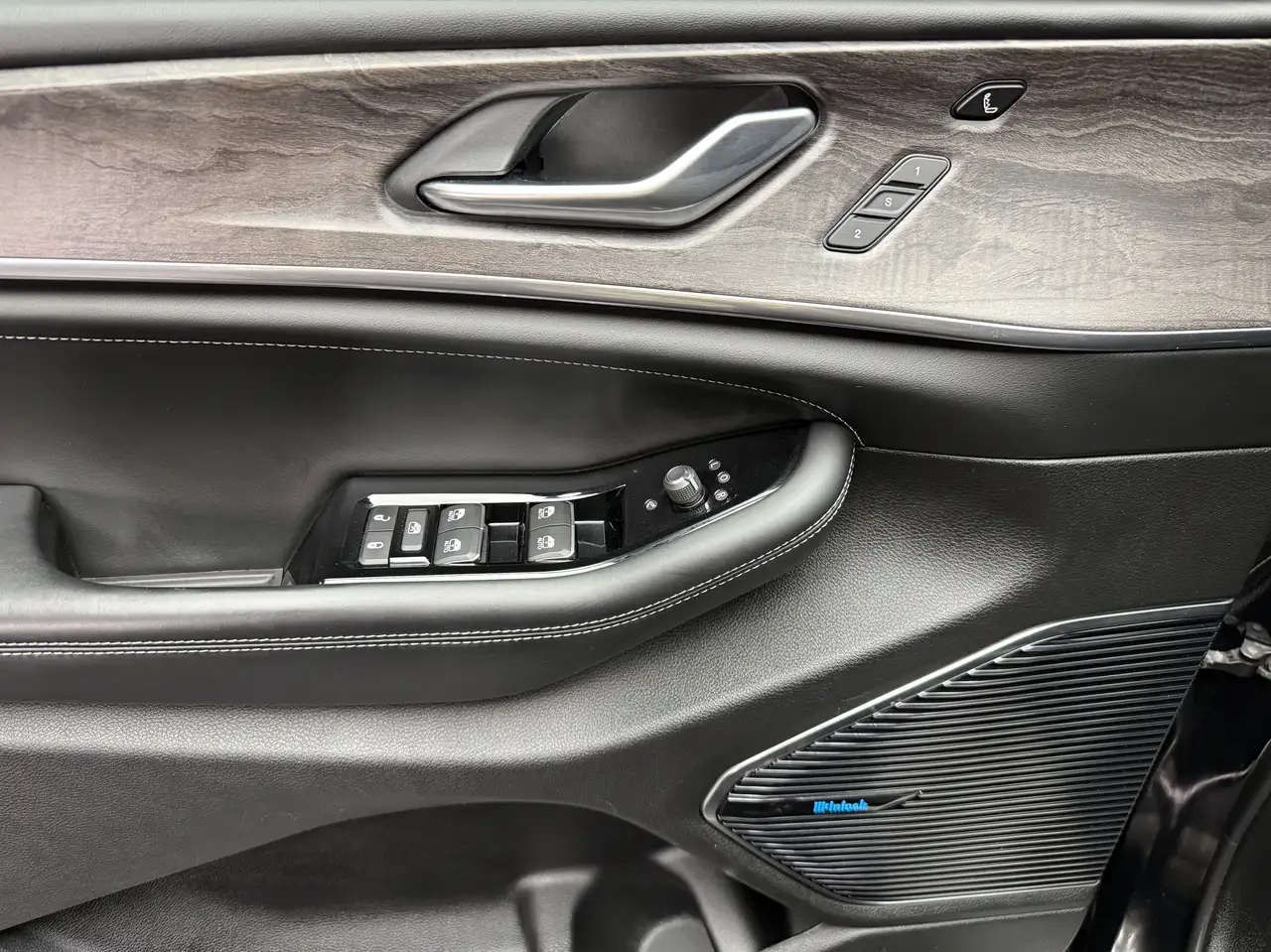 Jeep Grand Cherokee - Image 13