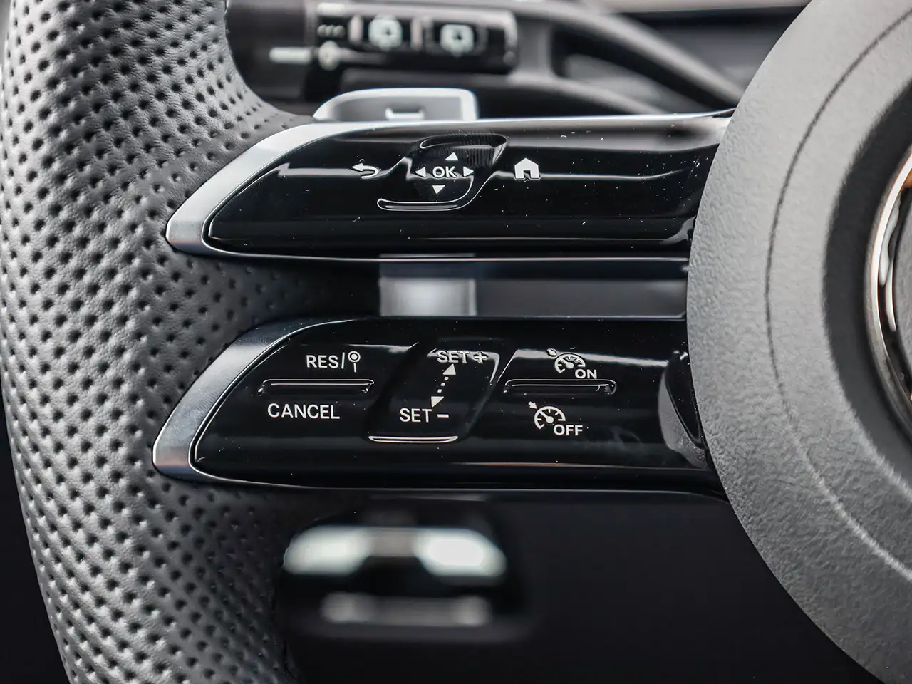 Mercedes-Benz GLC - Image 20