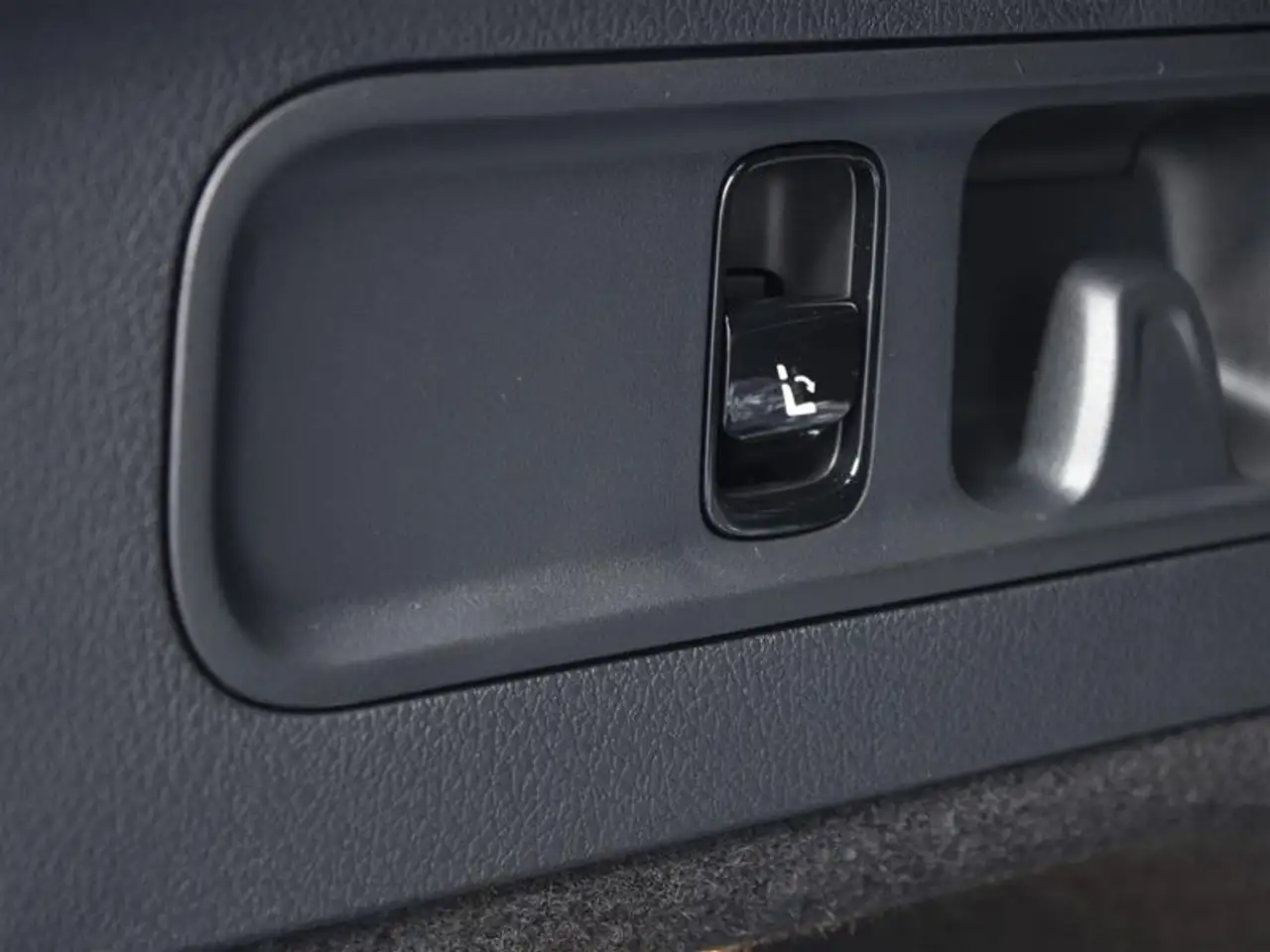 Mercedes-Benz GLC - Image 7