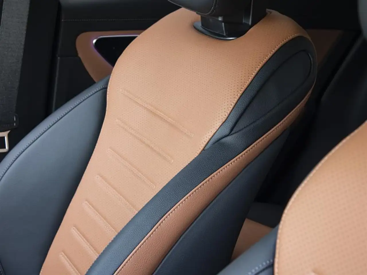 Mercedes-Benz GLC - Image 16