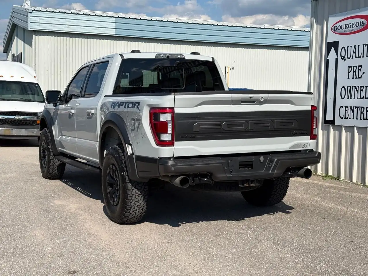 Ford F-150 - Image 8