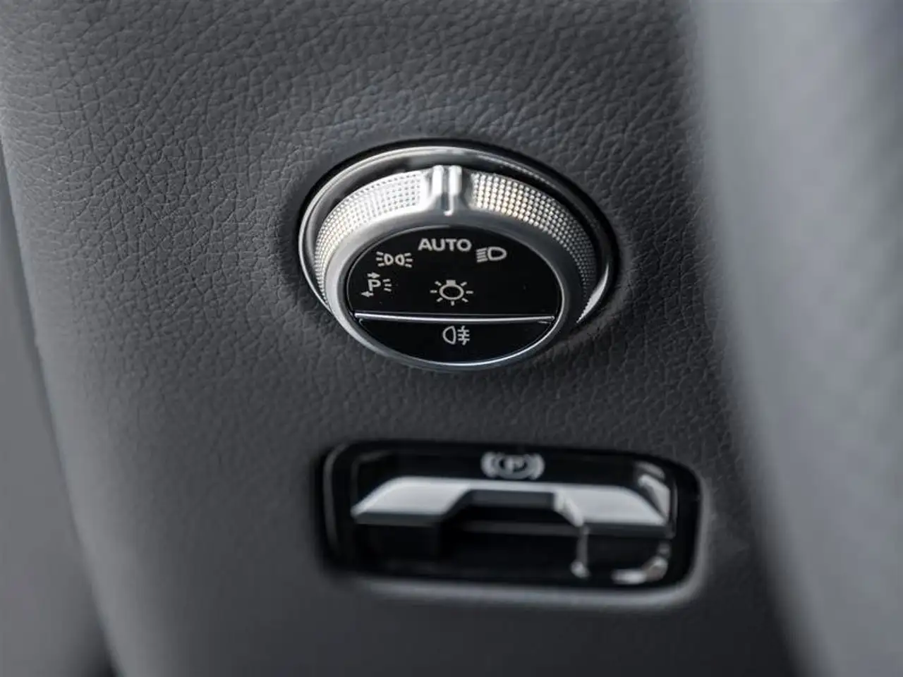 Mercedes-Benz GLC - Image 24