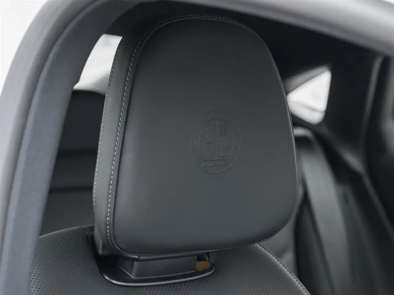 Mercedes-Benz GLC - Image 36