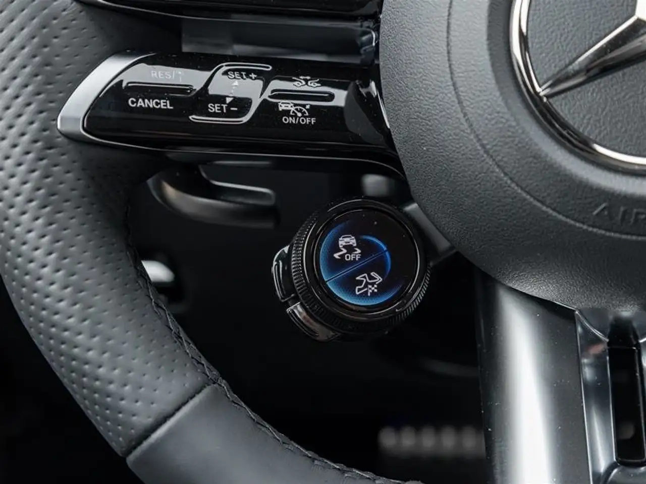 Mercedes-Benz GLC - Image 17