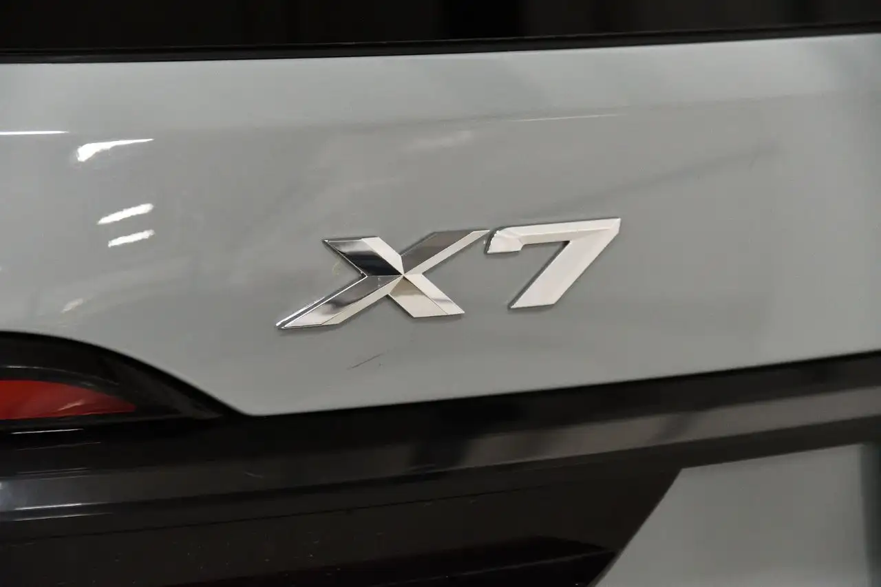 BMW X7 - Image 9