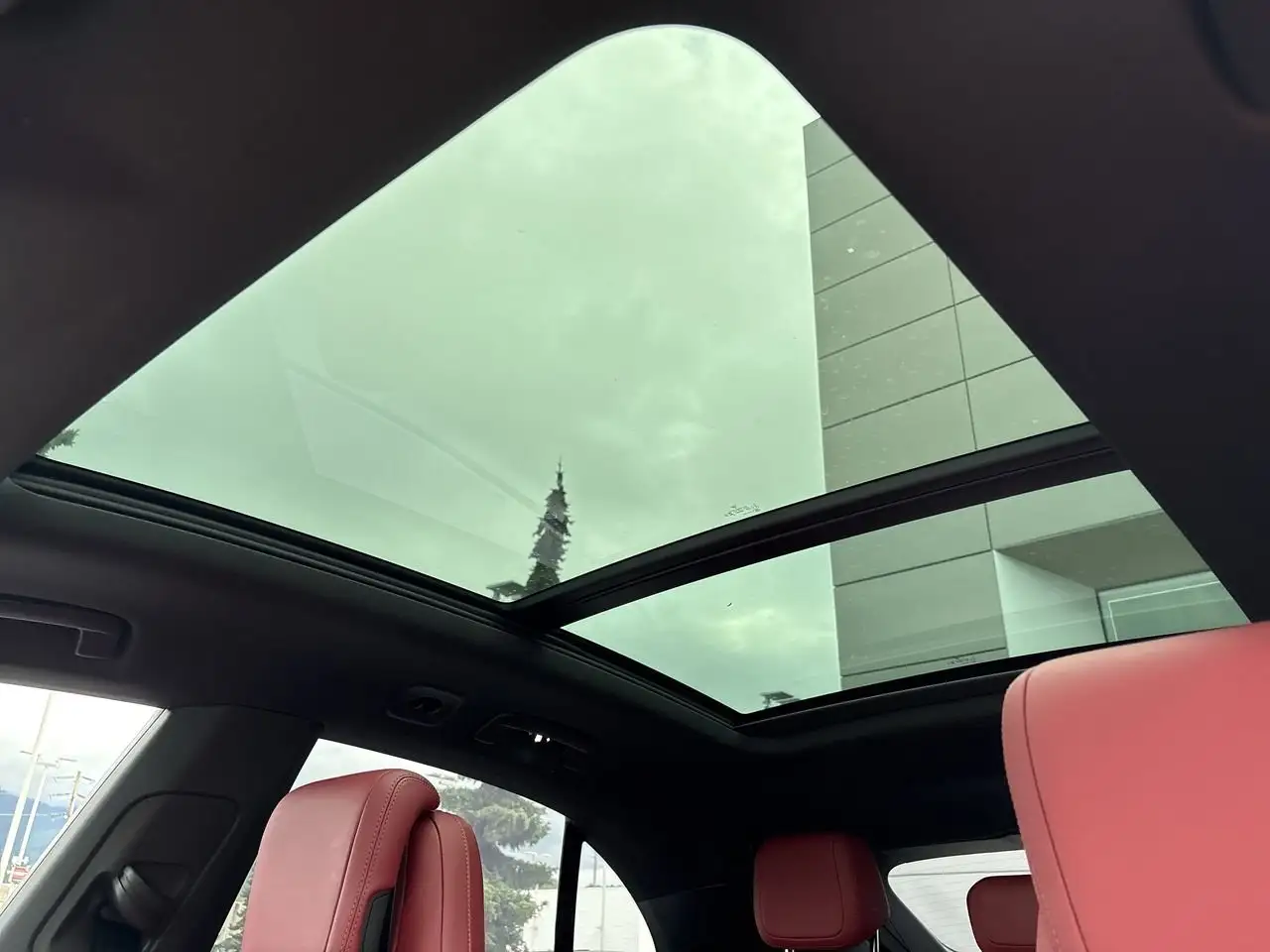 Porsche Macan - Image 24