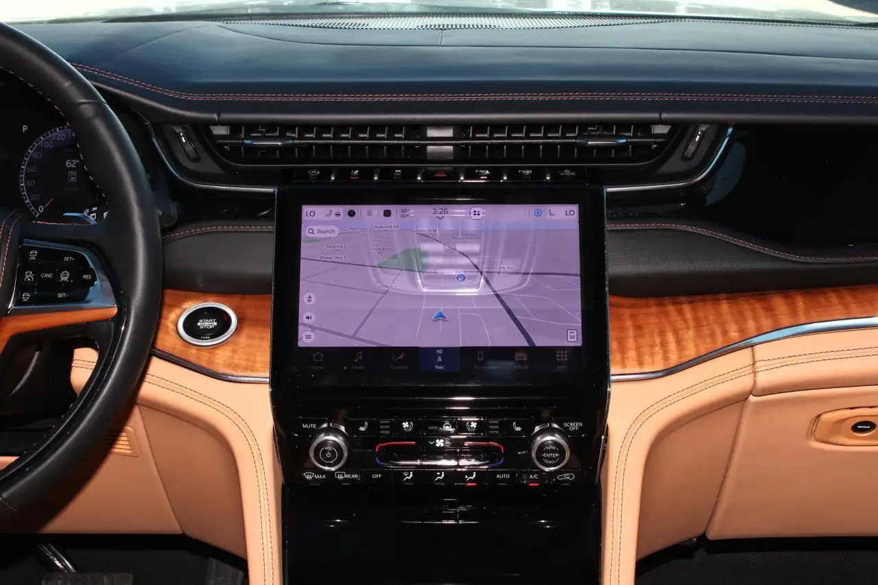 Jeep Grand Cherokee - Image 26