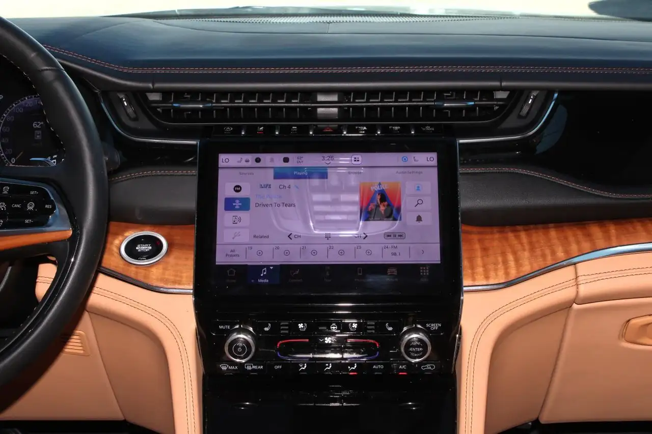 Jeep Grand Cherokee - Image 25