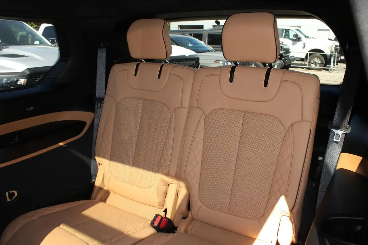 Jeep Grand Cherokee - Image 21