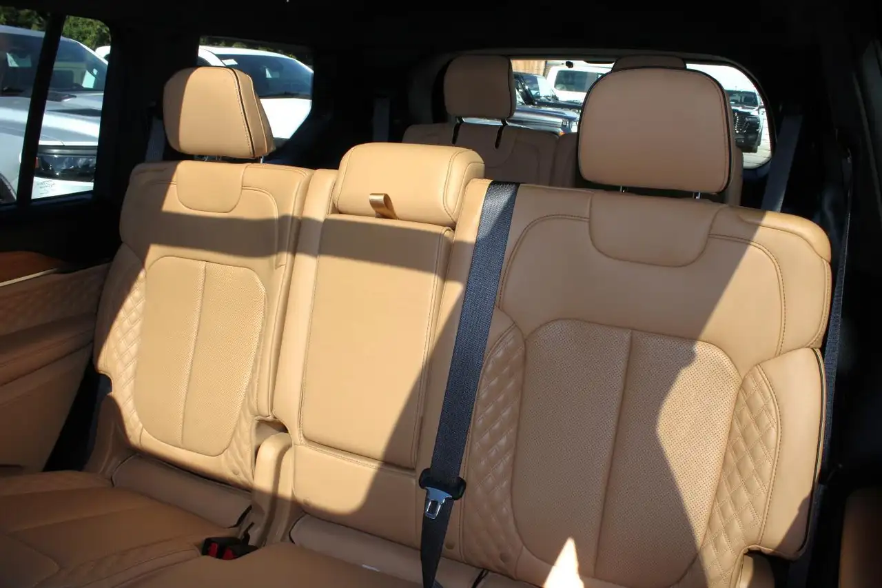 Jeep Grand Cherokee - Image 20