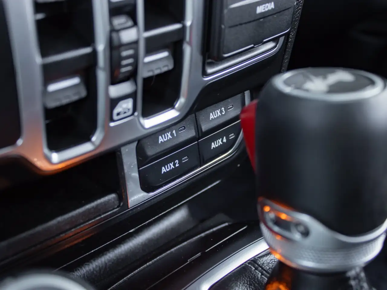 Jeep Wrangler - Image 32