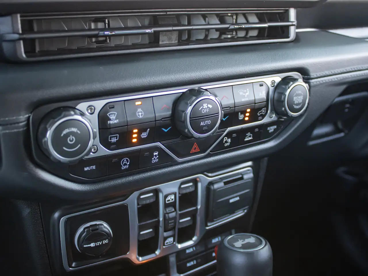 Jeep Wrangler - Image 30