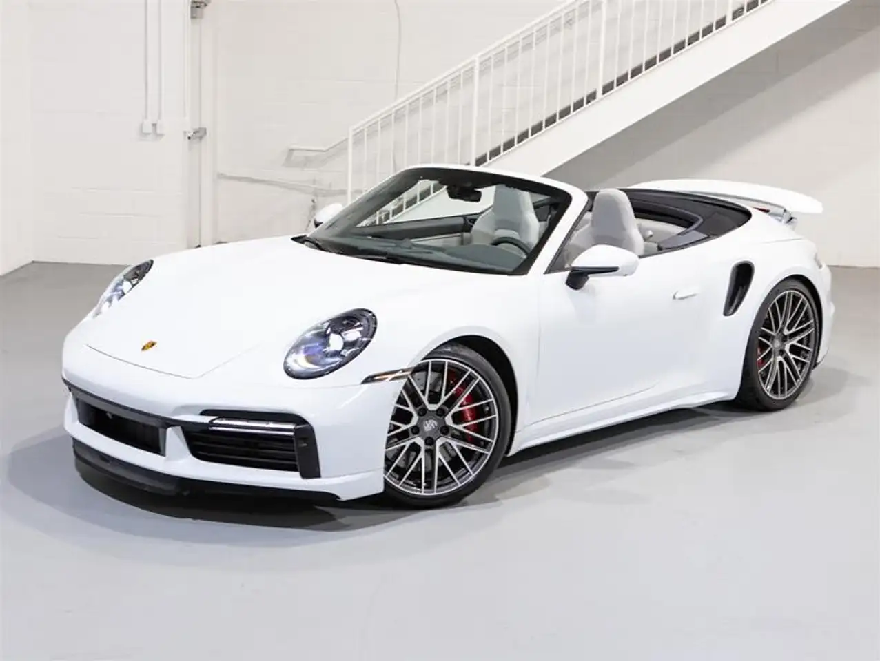 Porsche 911 - Image 2