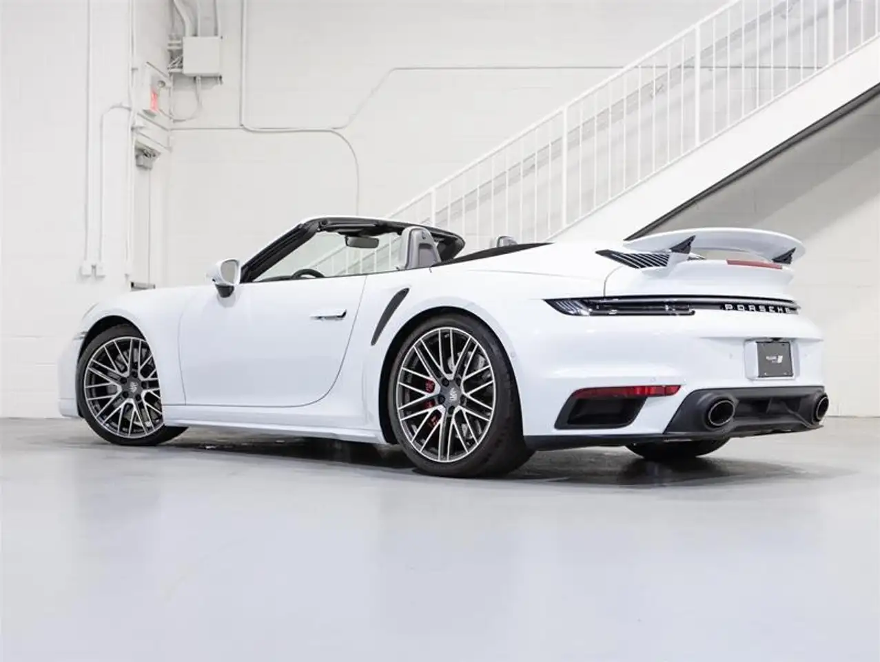 Porsche 911 - Image 3