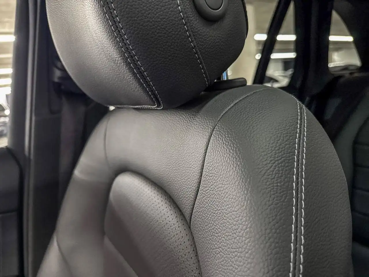 Mercedes-Benz GLC - Image 24