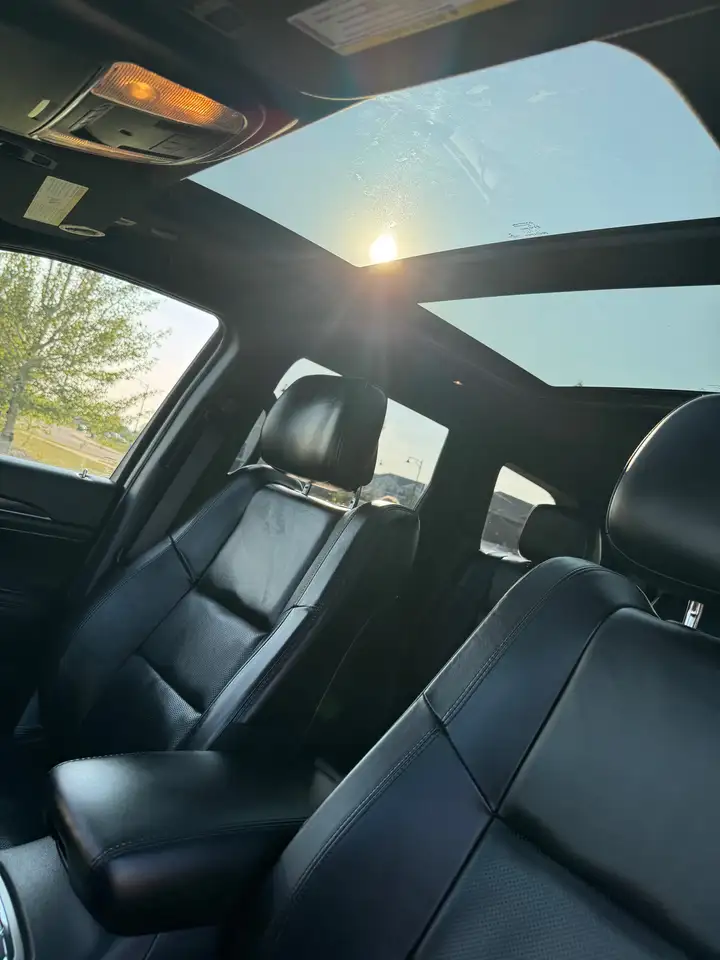 Jeep Grand Cherokee - Image 15